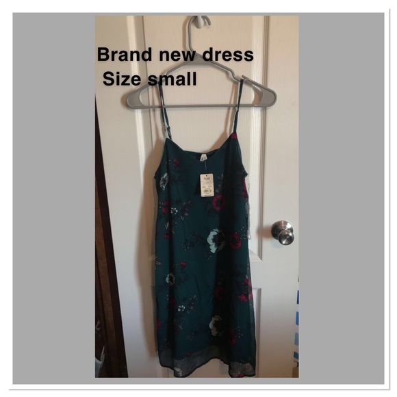 Green dress - Picture 1 of 2